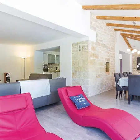 Holiday home In Sv,petar U Sumi With Jacuzzi *