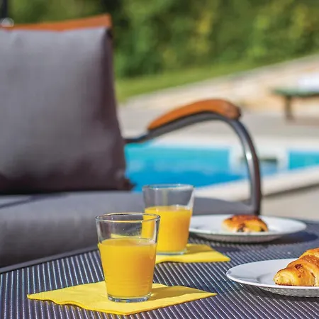 Holiday home In Sv,petar U Sumi With Jacuzzi Pamici