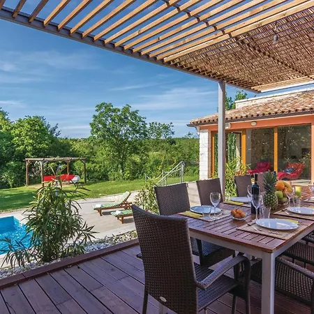 In Svpetar U Sumi Дом отдыха